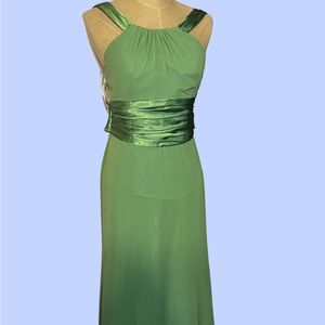 David’s bridal green halter high neck formal long maxi dress bridesmaid size 2